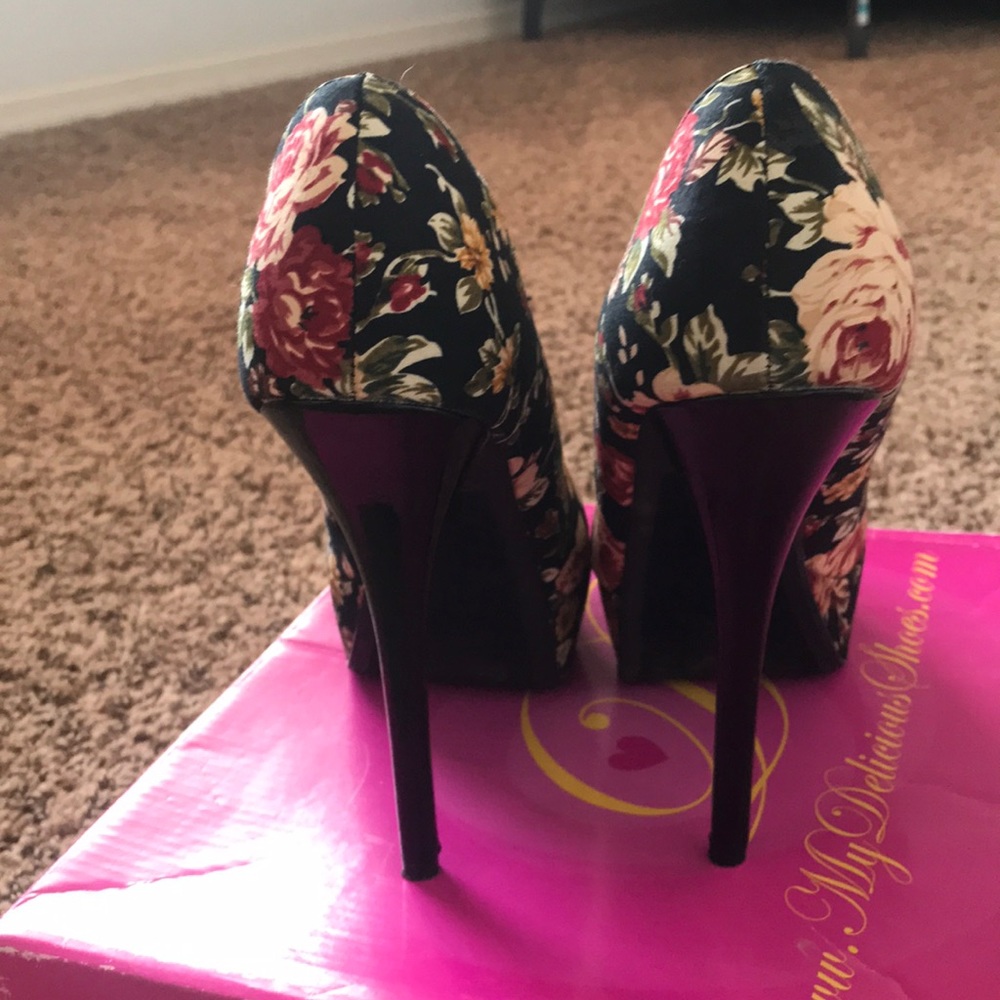 Heels - Picture 3 of 5